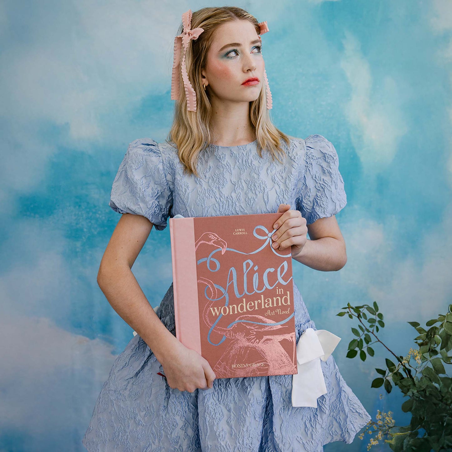 Alice in Wonderland Art Novel™ Collector's Edition