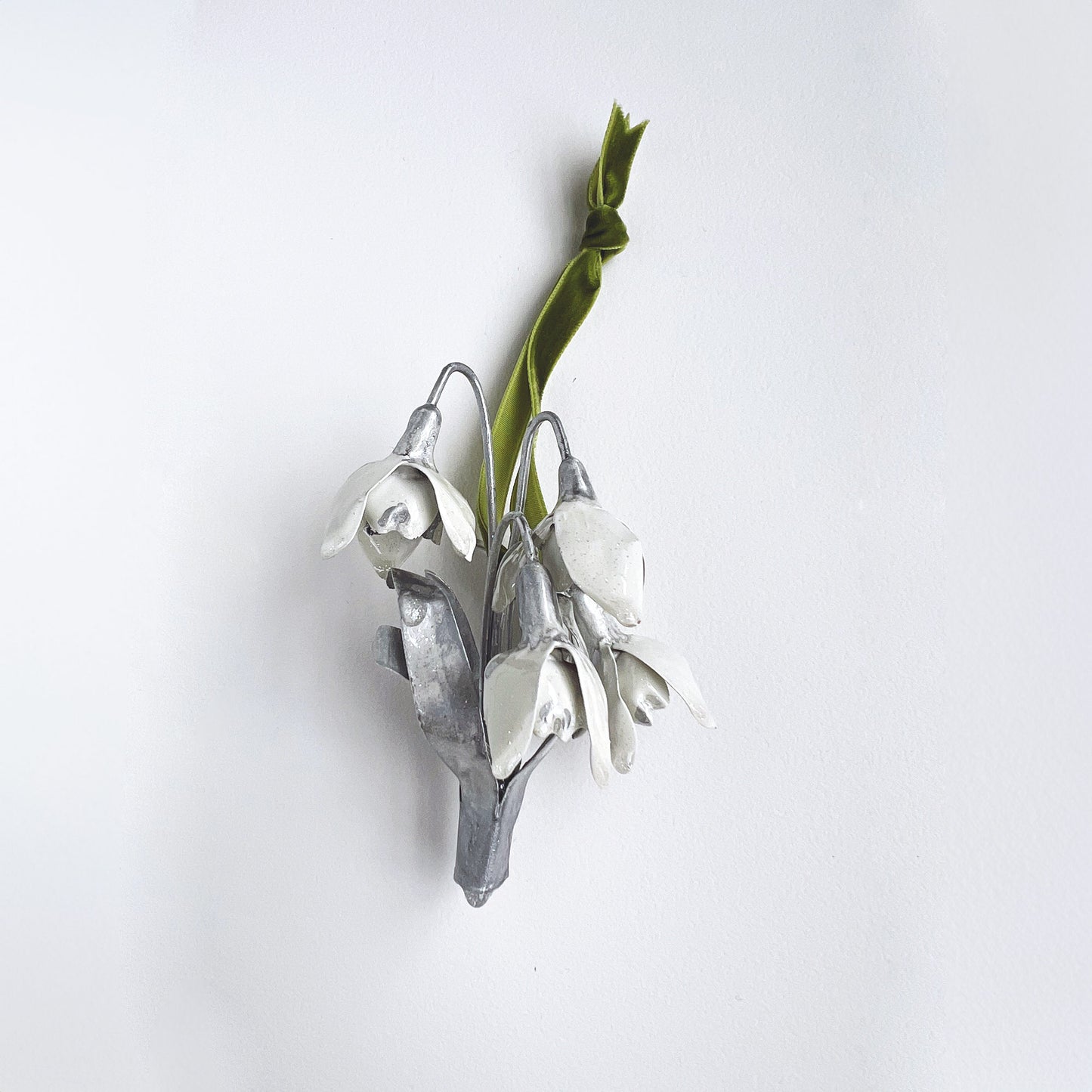 Snowdrop Ornament - Silver