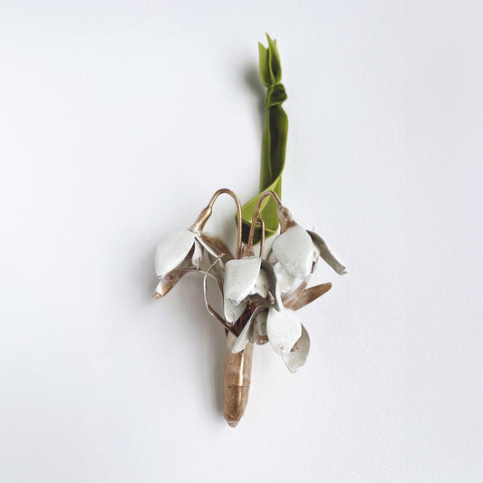 Snowdrop Ornament - Gold